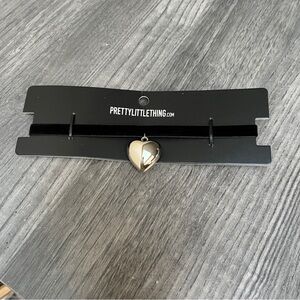 New PrettyLittleThing Silver Puff Heart Choker